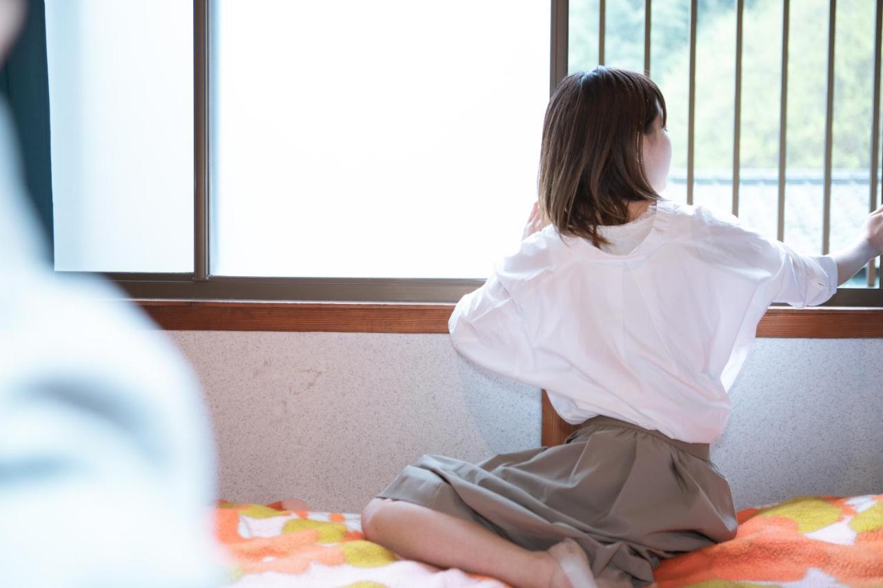 四国旅行のhub拠点 古民家ゲストハウス Heso Camp มิโยชิ ภายนอก รูปภาพ