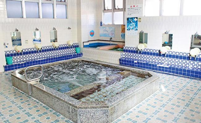 四国旅行のhub拠点 古民家ゲストハウス Heso Camp มิโยชิ ภายนอก รูปภาพ