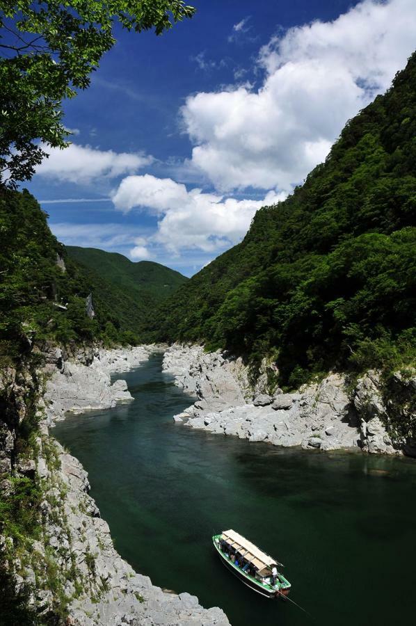 四国旅行のhub拠点 古民家ゲストハウス Heso Camp มิโยชิ ภายนอก รูปภาพ